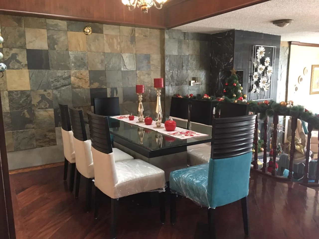 Comedor mesa madera oscura