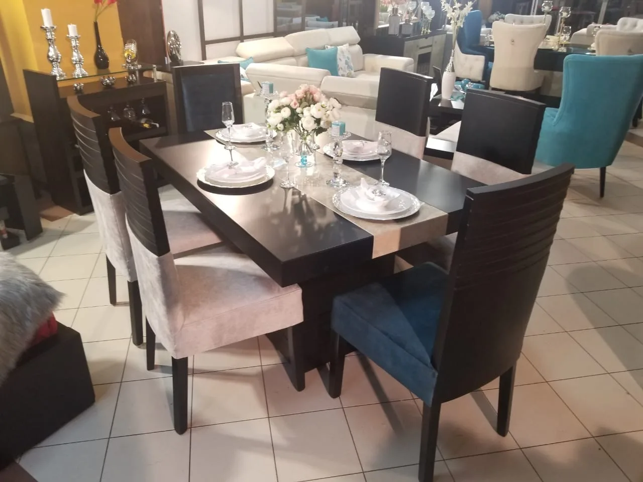 Comedor mesa madera oscura