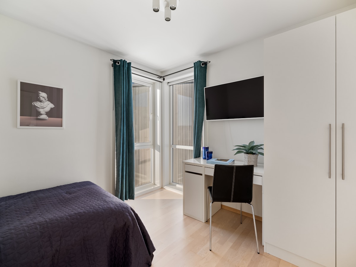 Cama Queen Minimalista